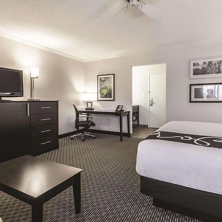 מלון La Quinta By Wyndham Cleveland - Airport North מראה חיצוני תמונה