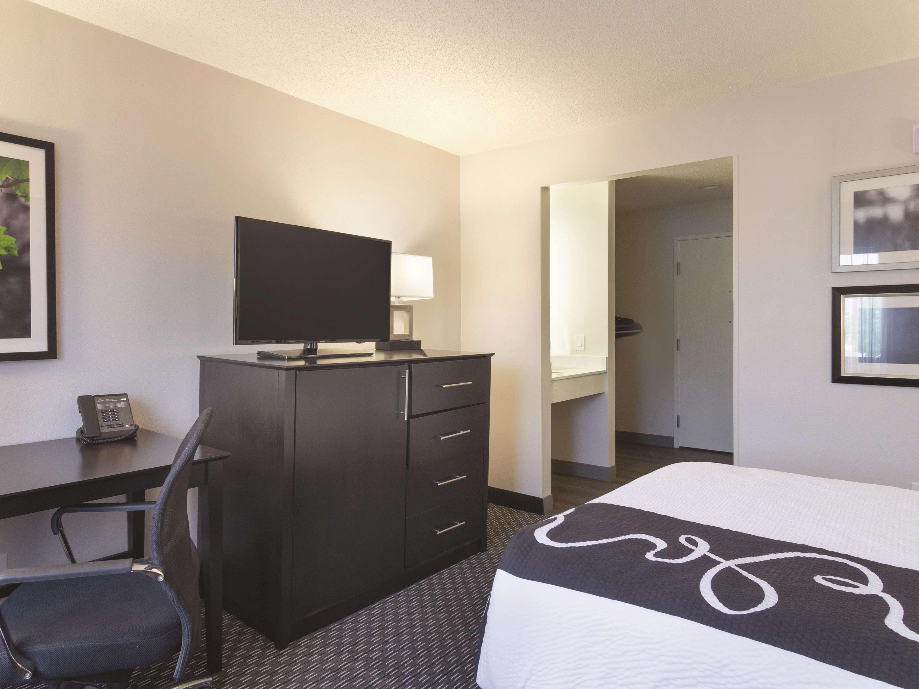 מלון La Quinta By Wyndham Cleveland - Airport North מראה חיצוני תמונה