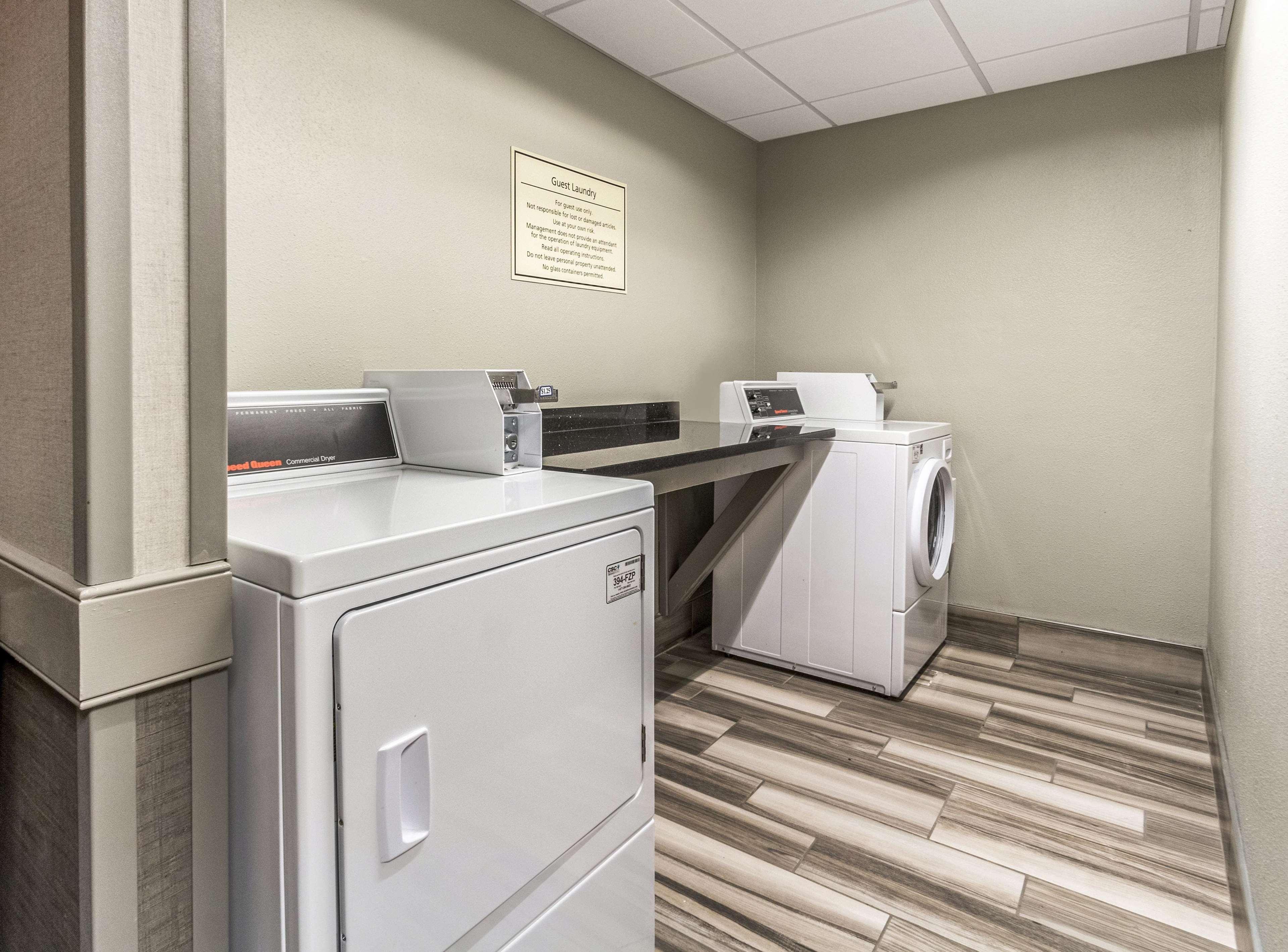 מלון La Quinta By Wyndham Cleveland - Airport North מראה חיצוני תמונה