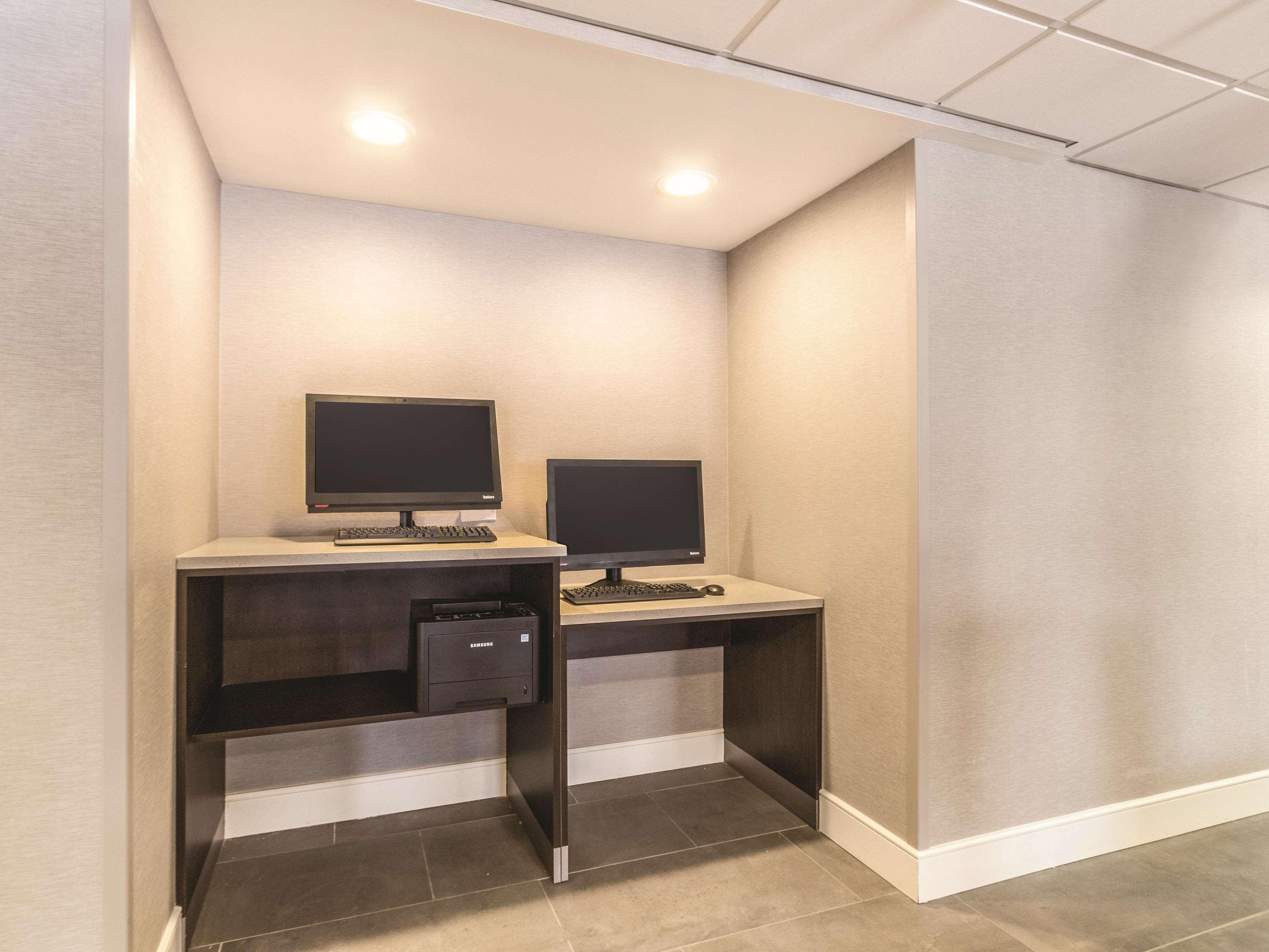 מלון La Quinta By Wyndham Cleveland - Airport North מראה חיצוני תמונה
