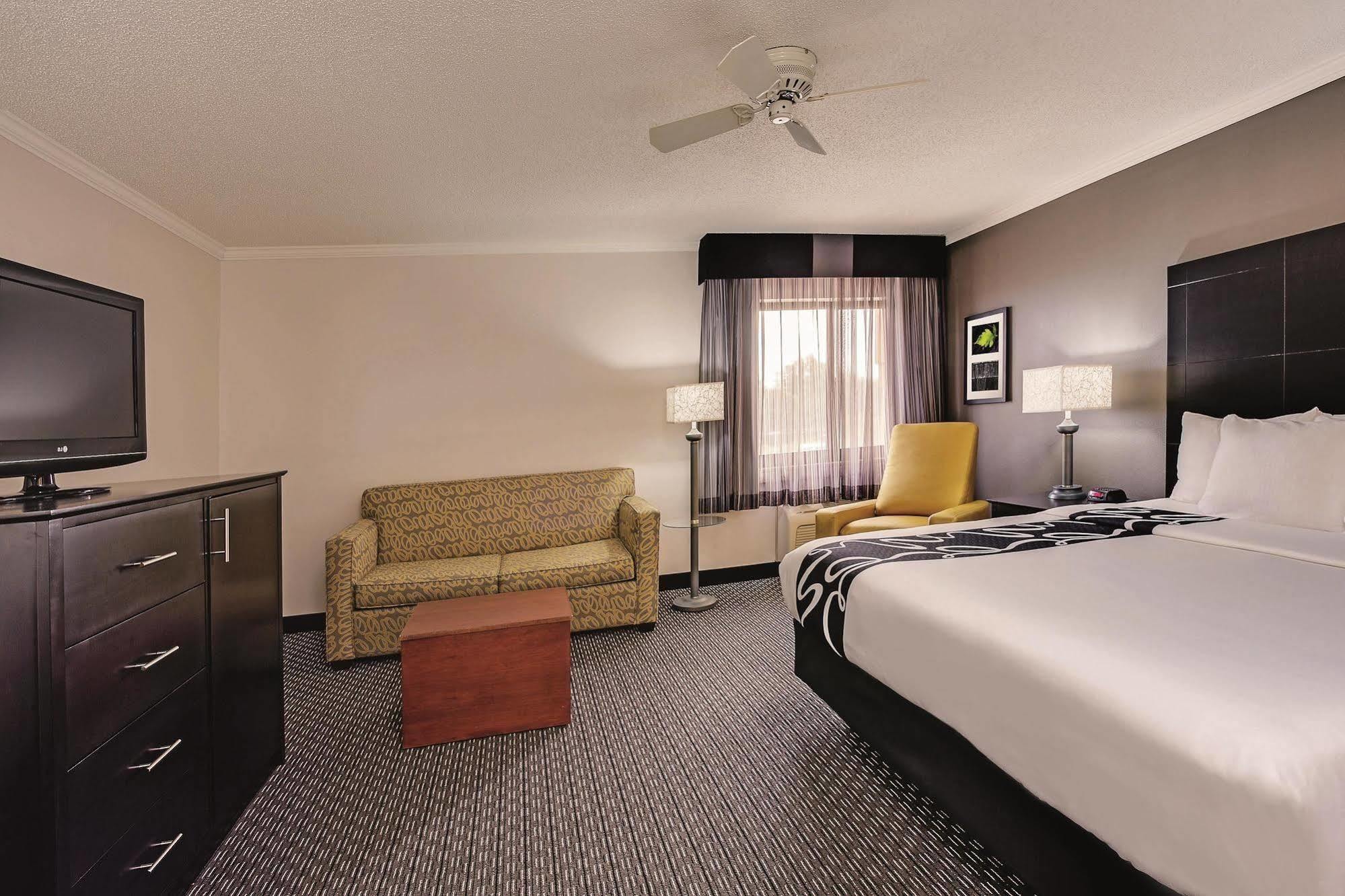 מלון La Quinta By Wyndham Cleveland - Airport North מראה חיצוני תמונה